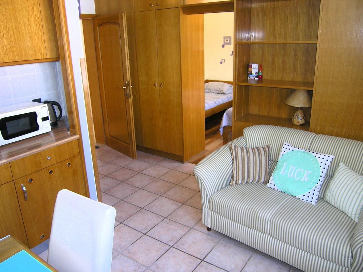 Apartments Oribella 克尔克 外观 照片